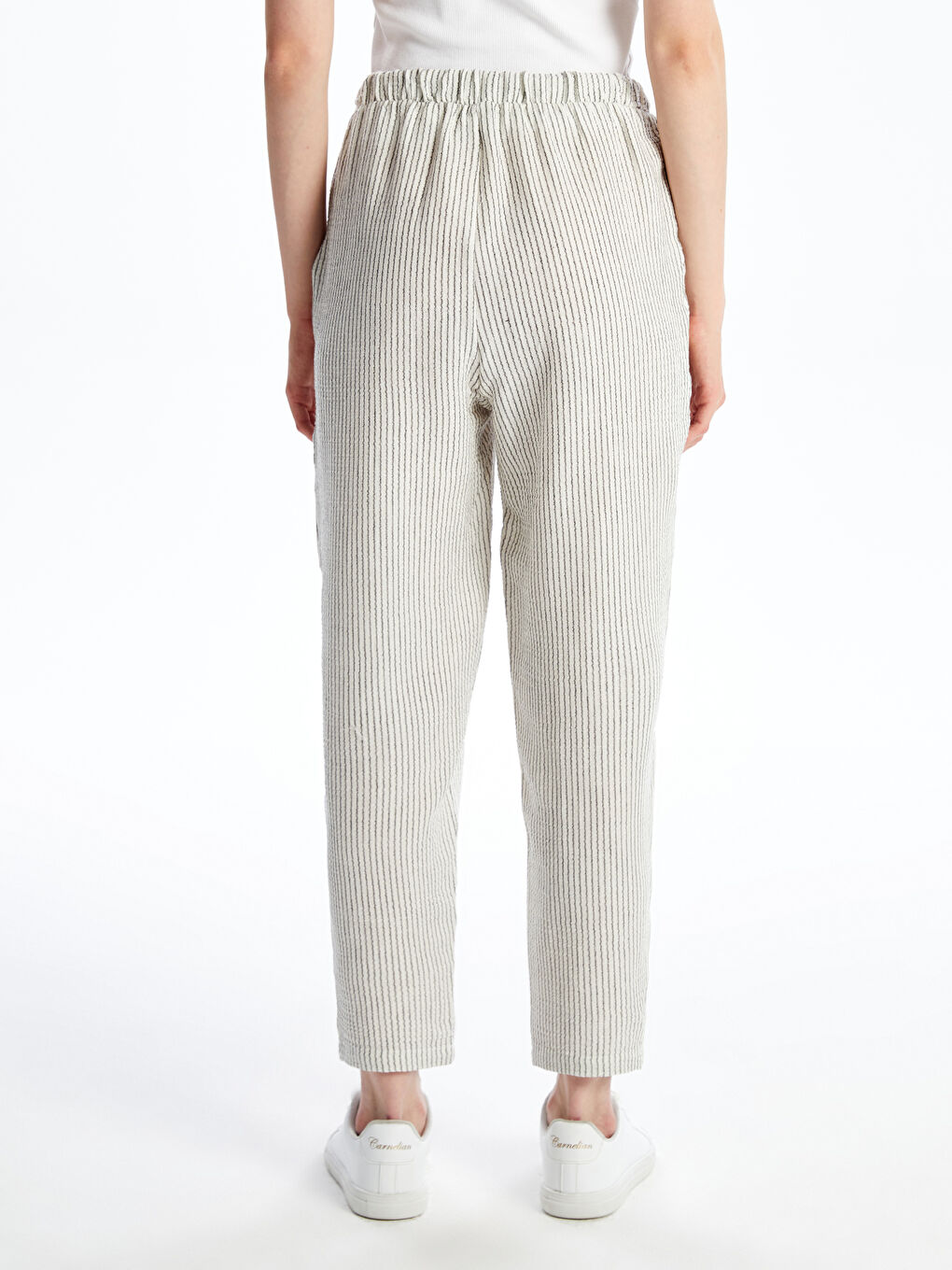 LCWAIKIKI Classic Elasticated Waist Striped Muslin Women's Trousers -S5NI07Z8-LEG