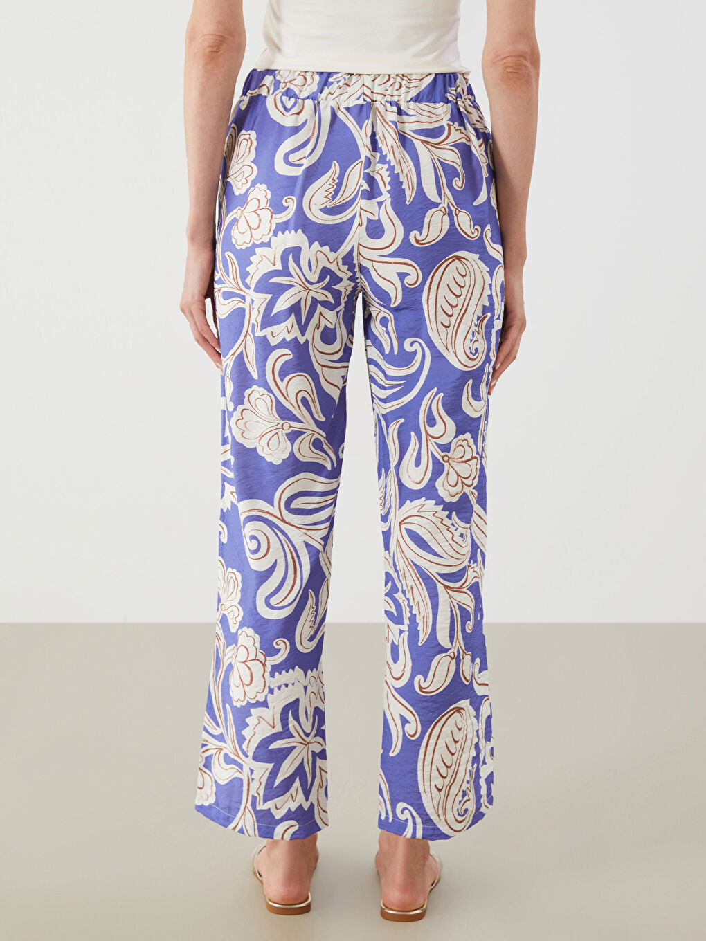 LCWAIKIKI Classic Elasticated Waist Floral Women's Trousers -S5NI08Z8-LTM