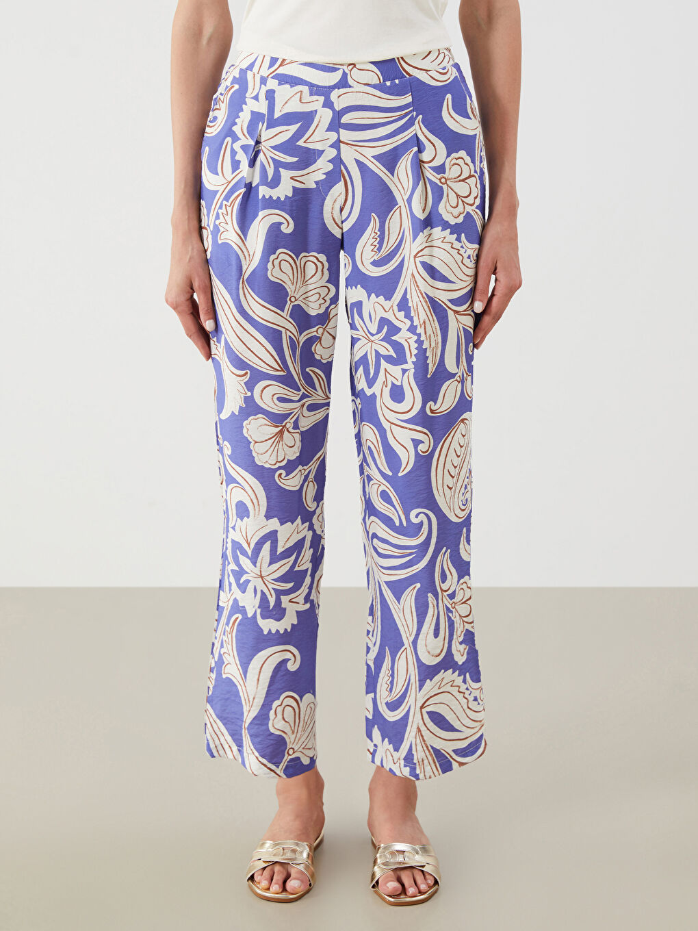 LCWAIKIKI Classic Elasticated Waist Floral Women's Trousers -S5NI08Z8-LTM