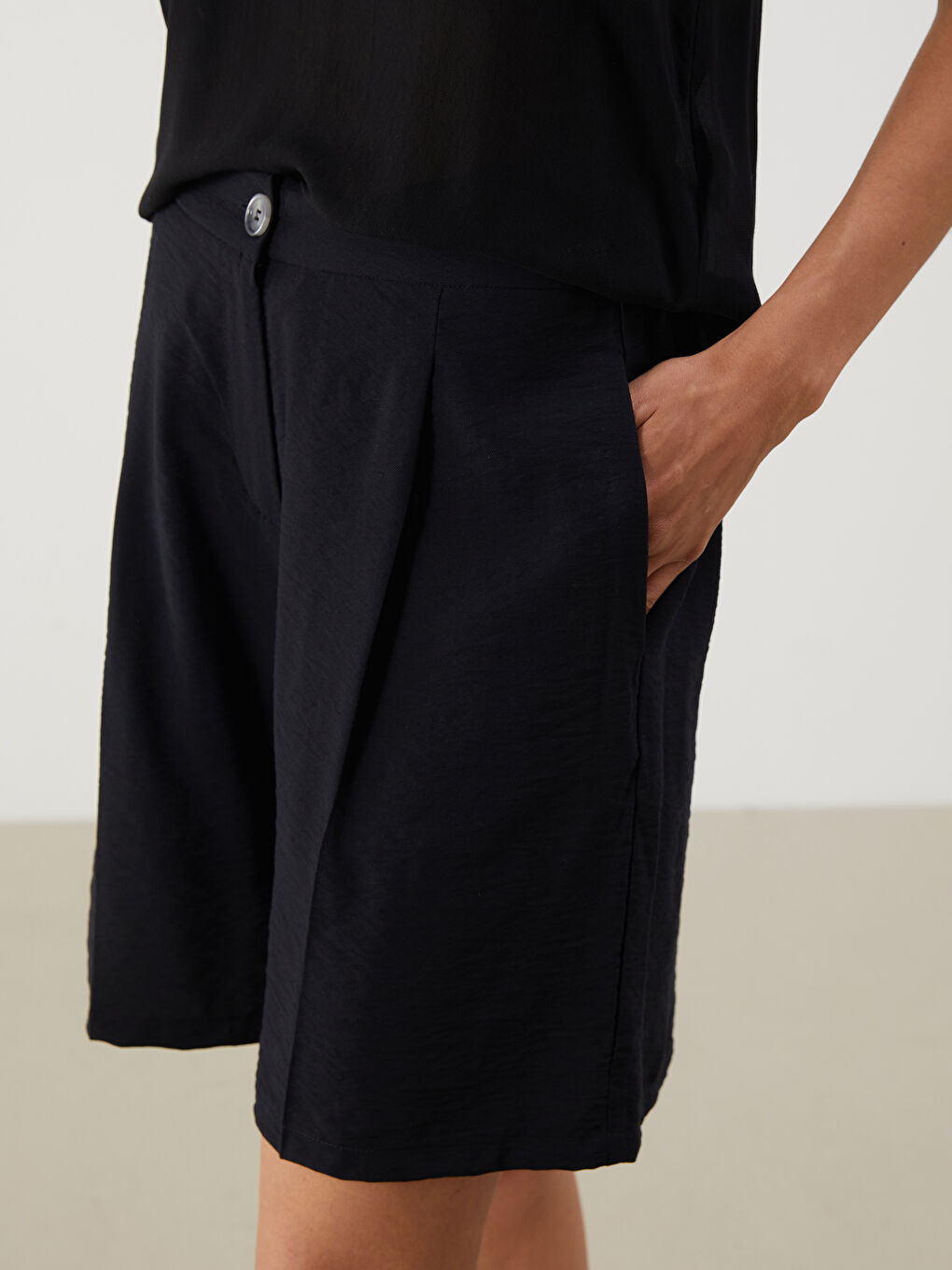 Woman BLACK Shorts -S5NI12Z8-CVL