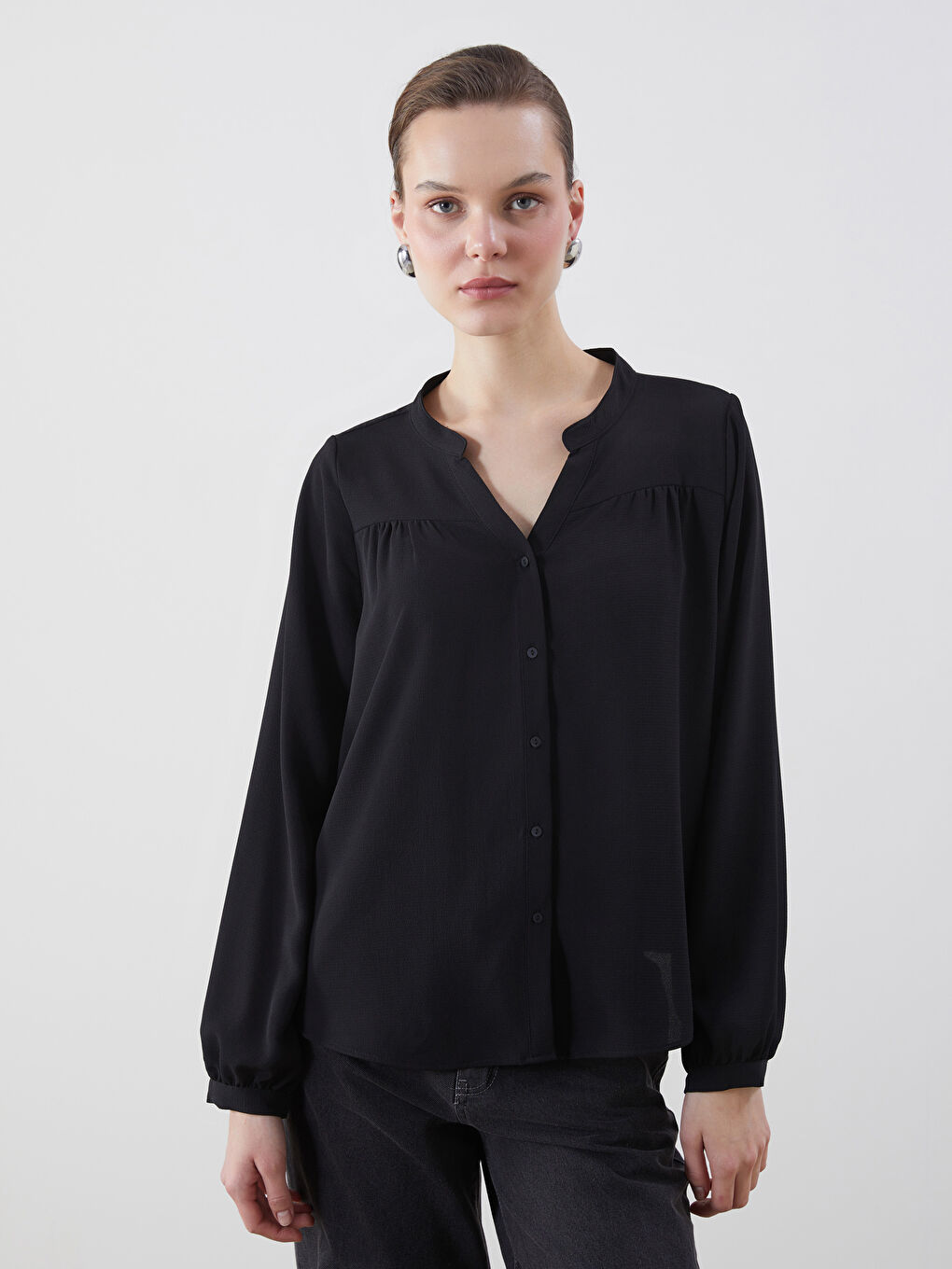 LCWAIKIKI Classic Siyah Kaçık Yaka Oversize Kadın Bluz