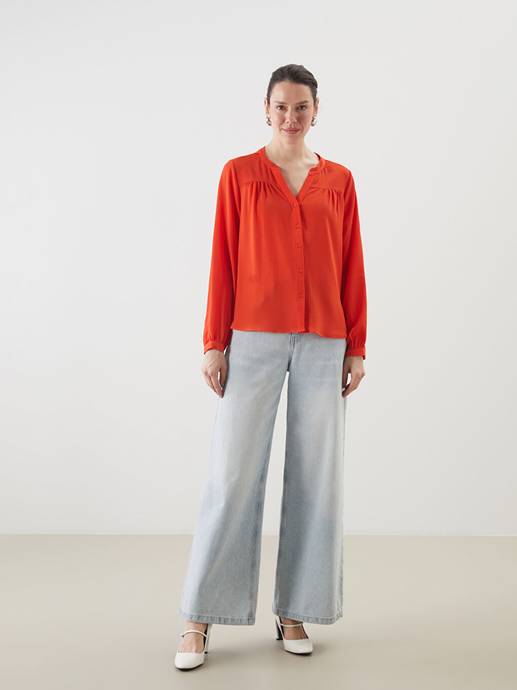 LCWAIKIKI Classic Turuncu Kaçık Yaka Oversize Kadın Bluz - 1