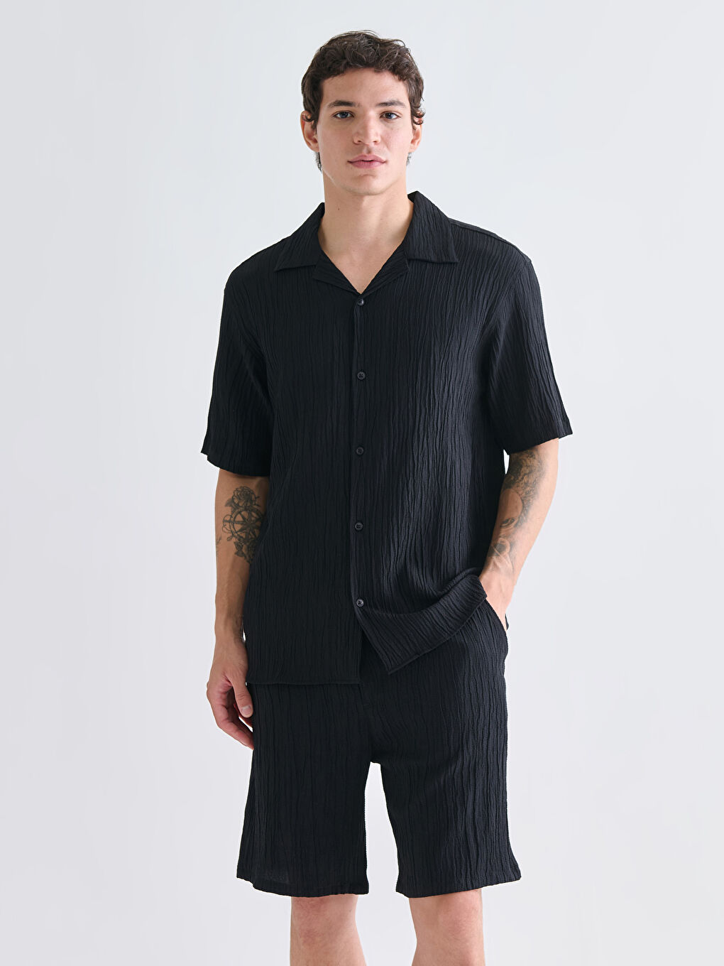 قميص رجالي بكم قصير بقصة عادية-1