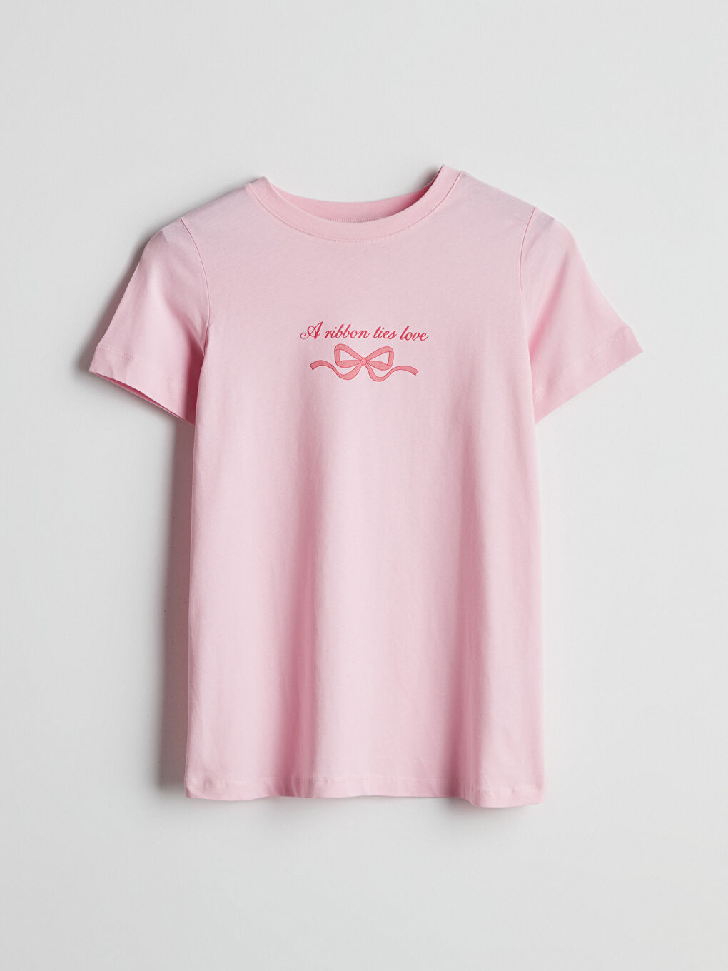 Pembe Bisiklet Yaka Kurdele Baskılı Kadın Tişört-4