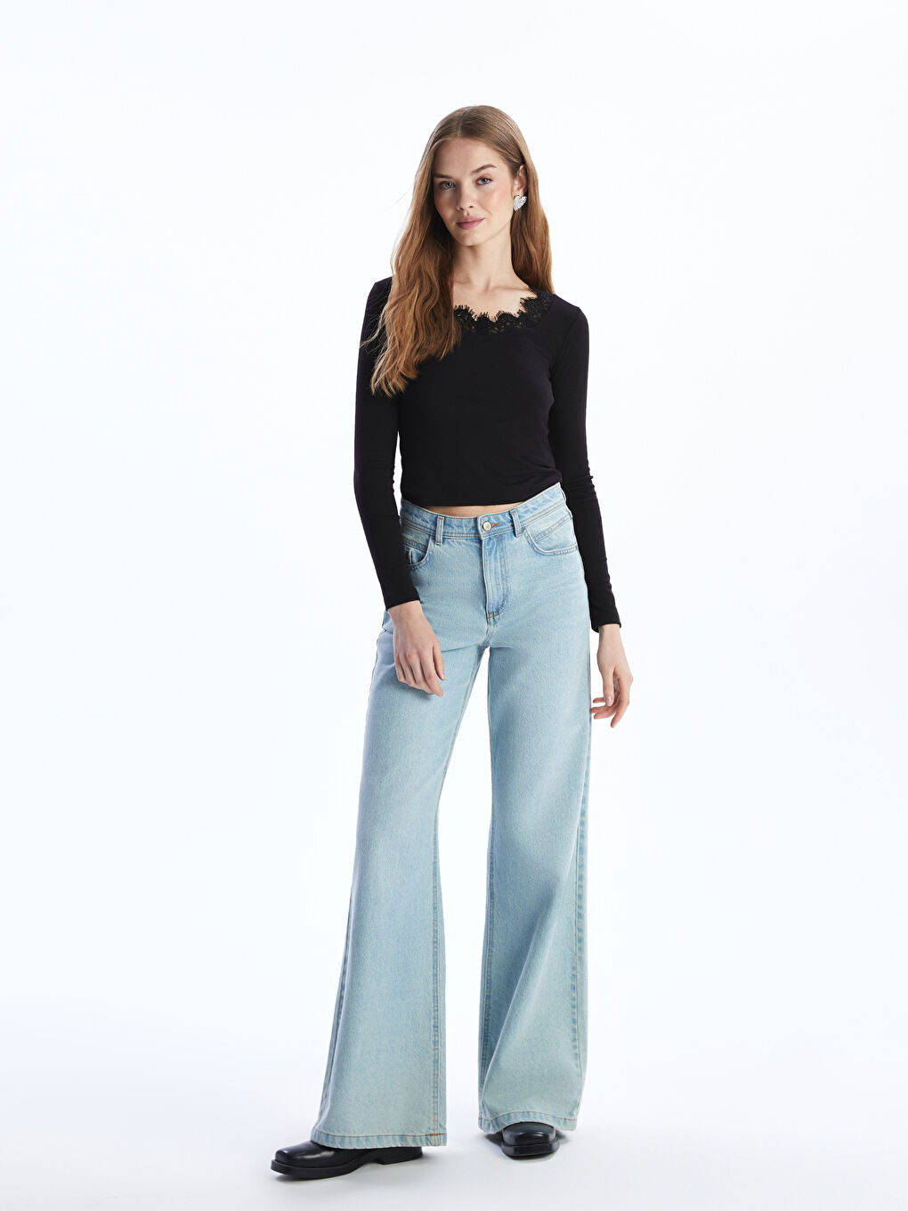 Siyah Bisiklet Yaka Dantel Detaylı Kadın Body-1