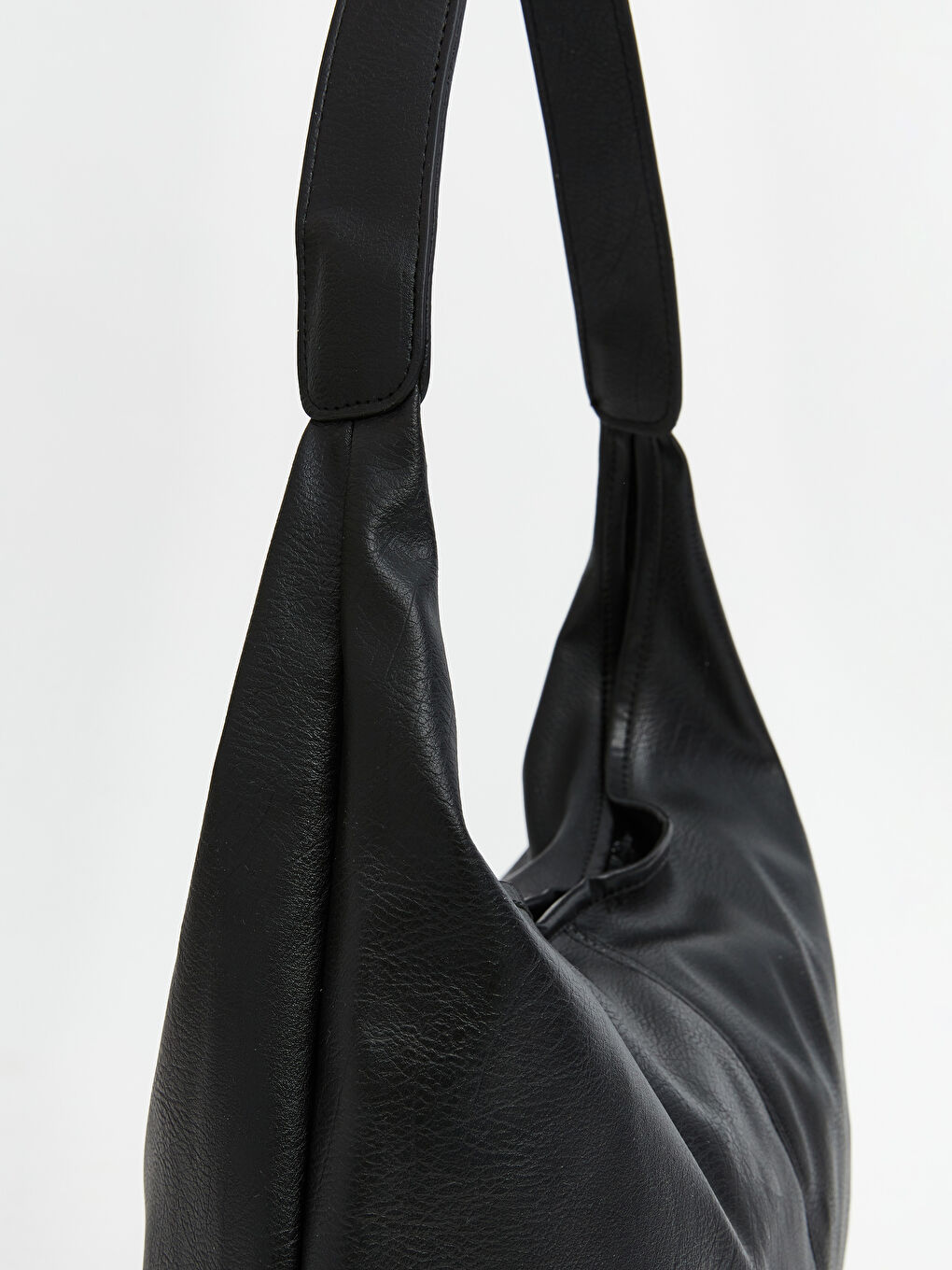 Siyah Deri Görünümlü Kadın Omuz Çantası-3