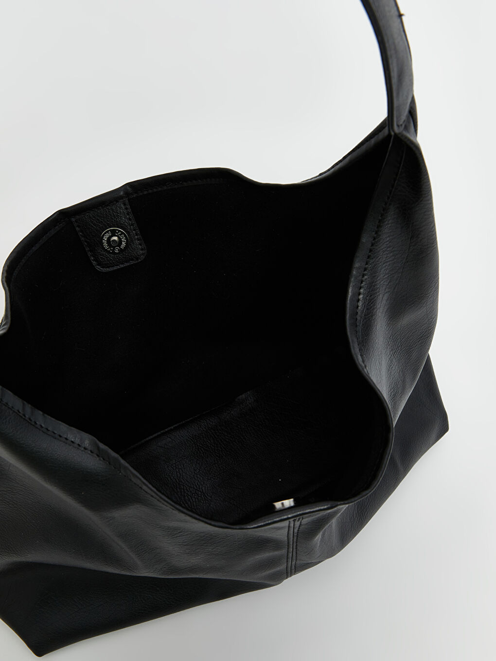 Siyah Deri Görünümlü Kadın Omuz Çantası-4