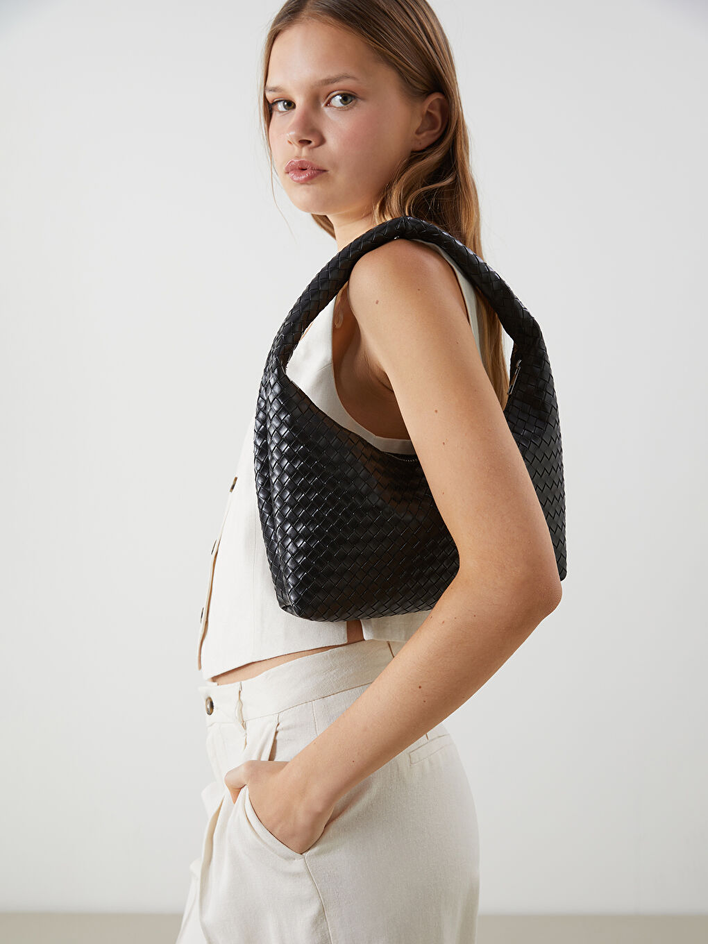 LCW ACCESSORIES Siyah Deri Görünümlü Kadın Omuz Çantası
