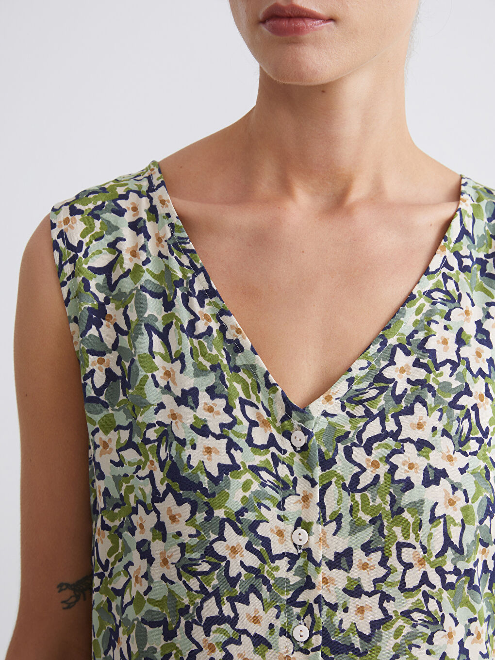 Yeşil V Yaka Çiçekli A Kesim Elbise-2