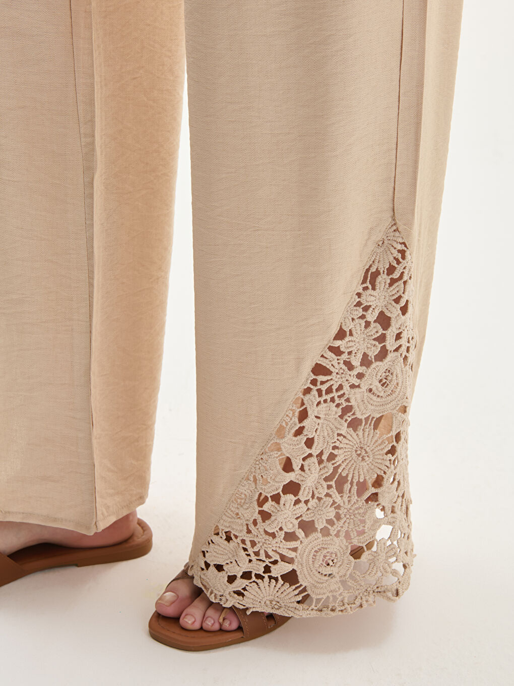 Elasticated Waist Lace Detailed Women's Trousers -S5NM35Z8-DS3
