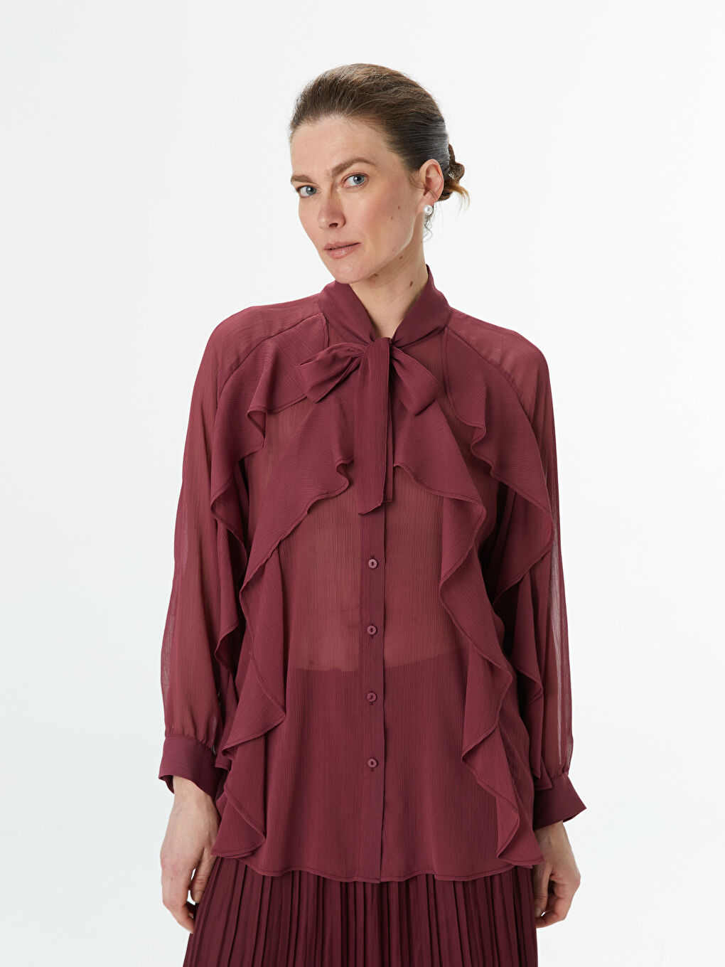 Mürdüm Bağlamalı Yaka Fırfırlı Kadın Bluz