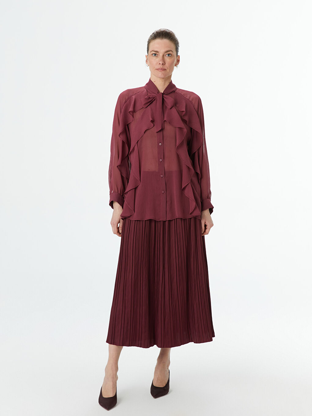 Mürdüm Bağlamalı Yaka Fırfırlı Kadın Bluz-1