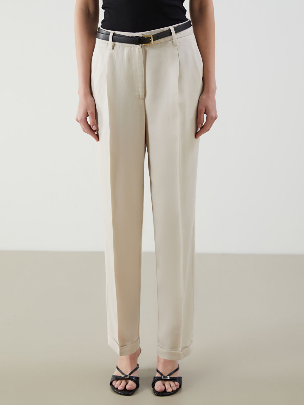 Bej Beli Kemerli Kadın Pantolon-1