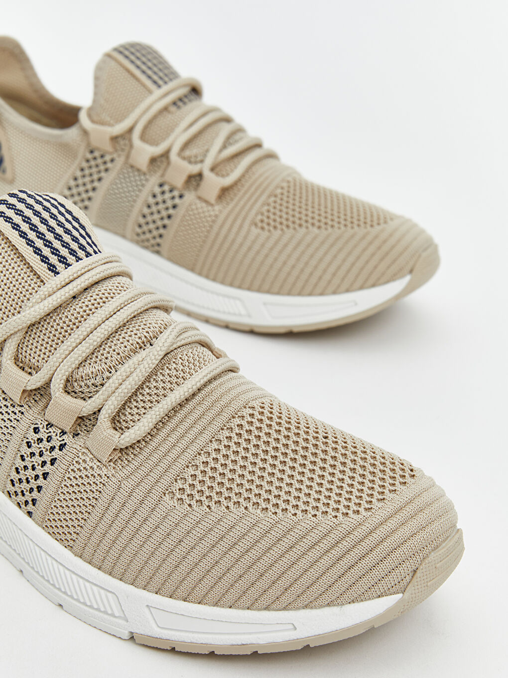 Bej Bağcıklı File Detaylı Erkek Spor Ayakkabı-2