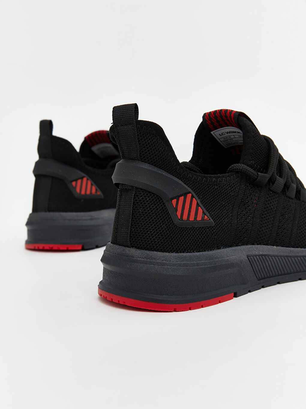 Чоловічі кросівки на шнурках з деталями з сітки-4