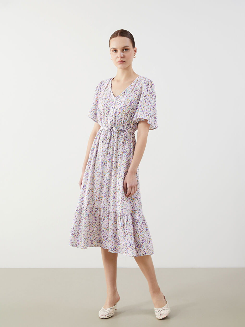 Lila V Yaka Çiçekli Elbise