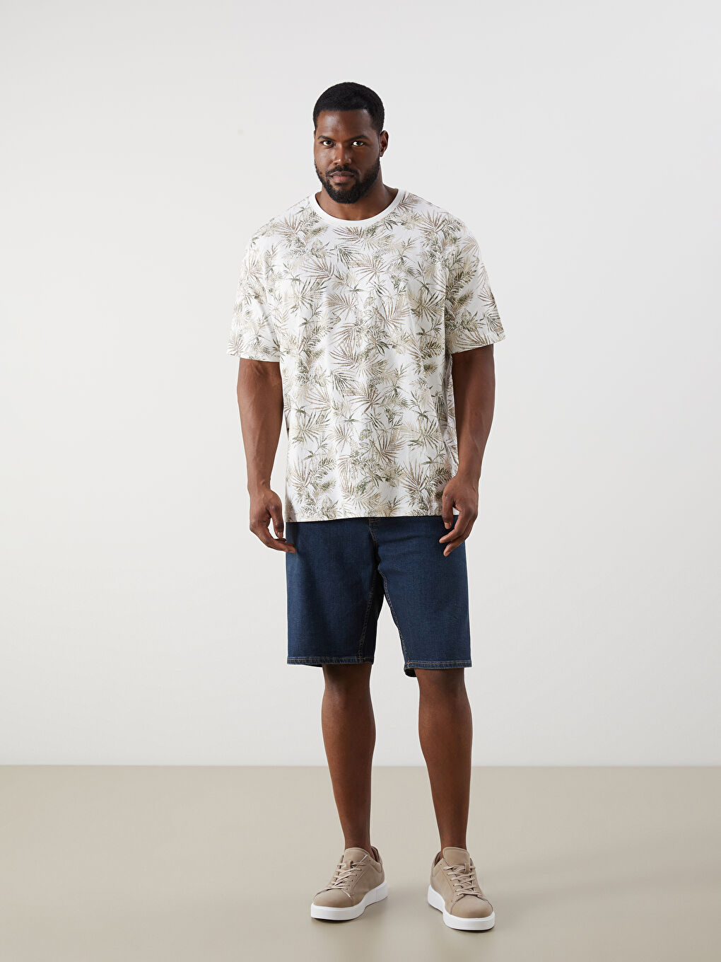 LCWAIKIKI Classic Crew Neck Floral Men's T-Shirt -S5NQ03Z8-LRA