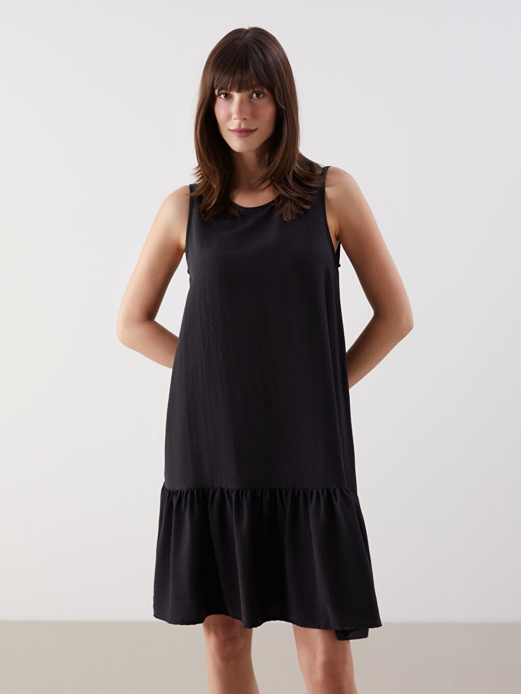LCW Comfort Siyah Bisiklet Yaka Midi Elbise - 1