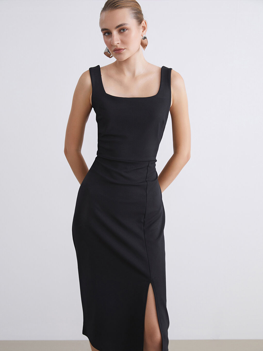 Siyah Kare Yaka Bodycon Elbise