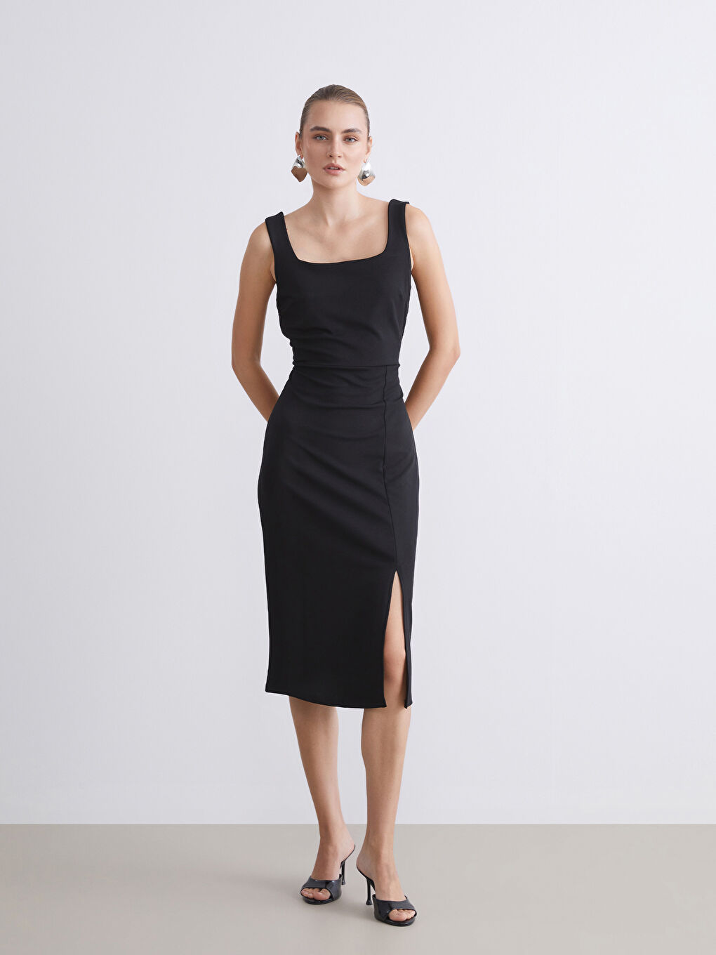 Siyah Kare Yaka Bodycon Elbise-1