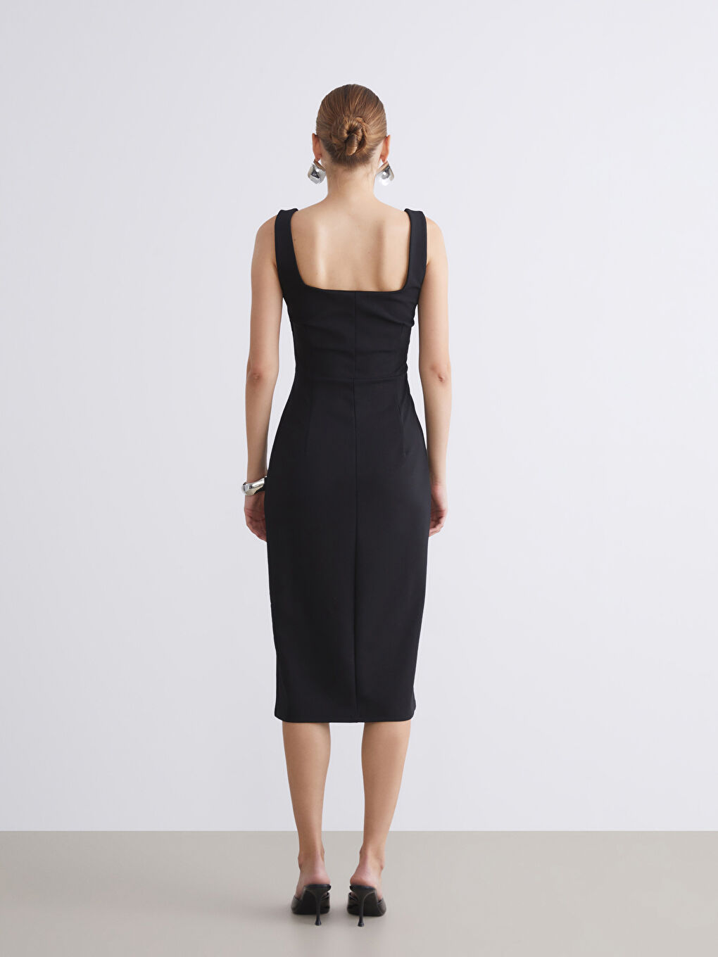 Siyah Kare Yaka Bodycon Elbise-3