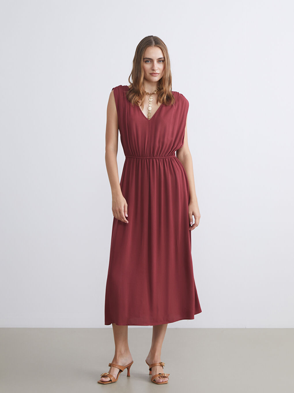 Bordo V Yaka Belden Oturtmalı Elbise