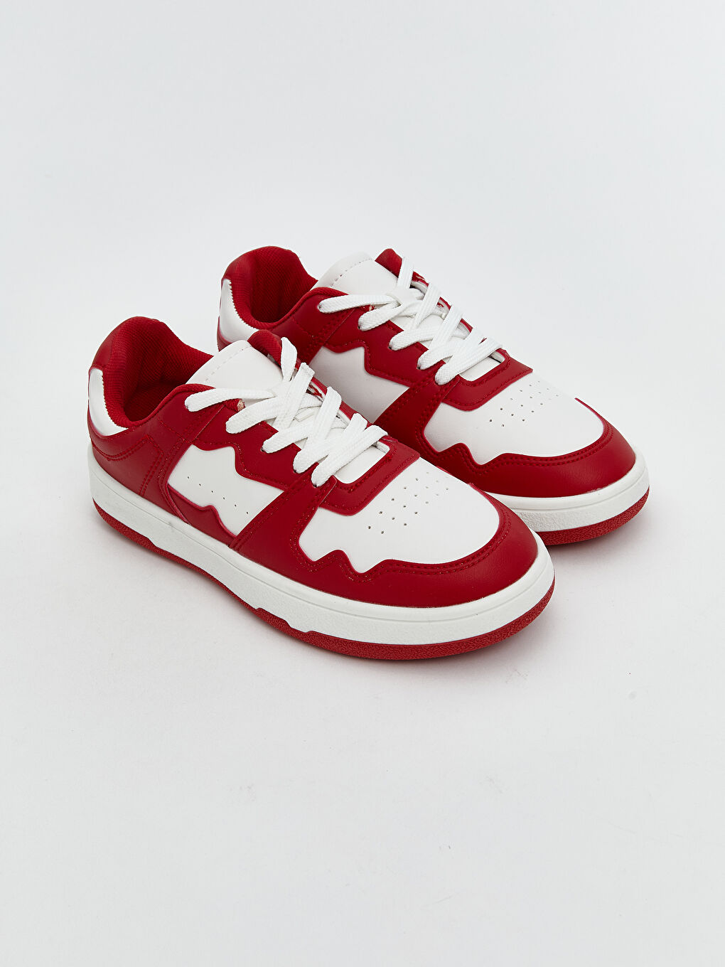 Kırmızı Bağcıklı Kadın Spor Ayakkabı