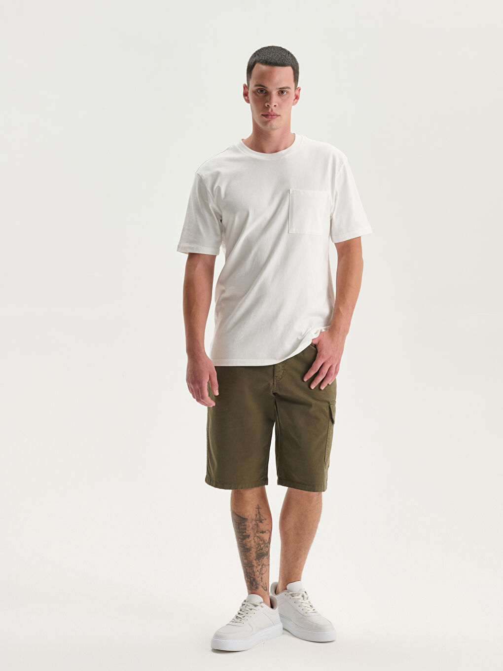 Shorts pour Hommes en Gabardine à Coupe Régulière