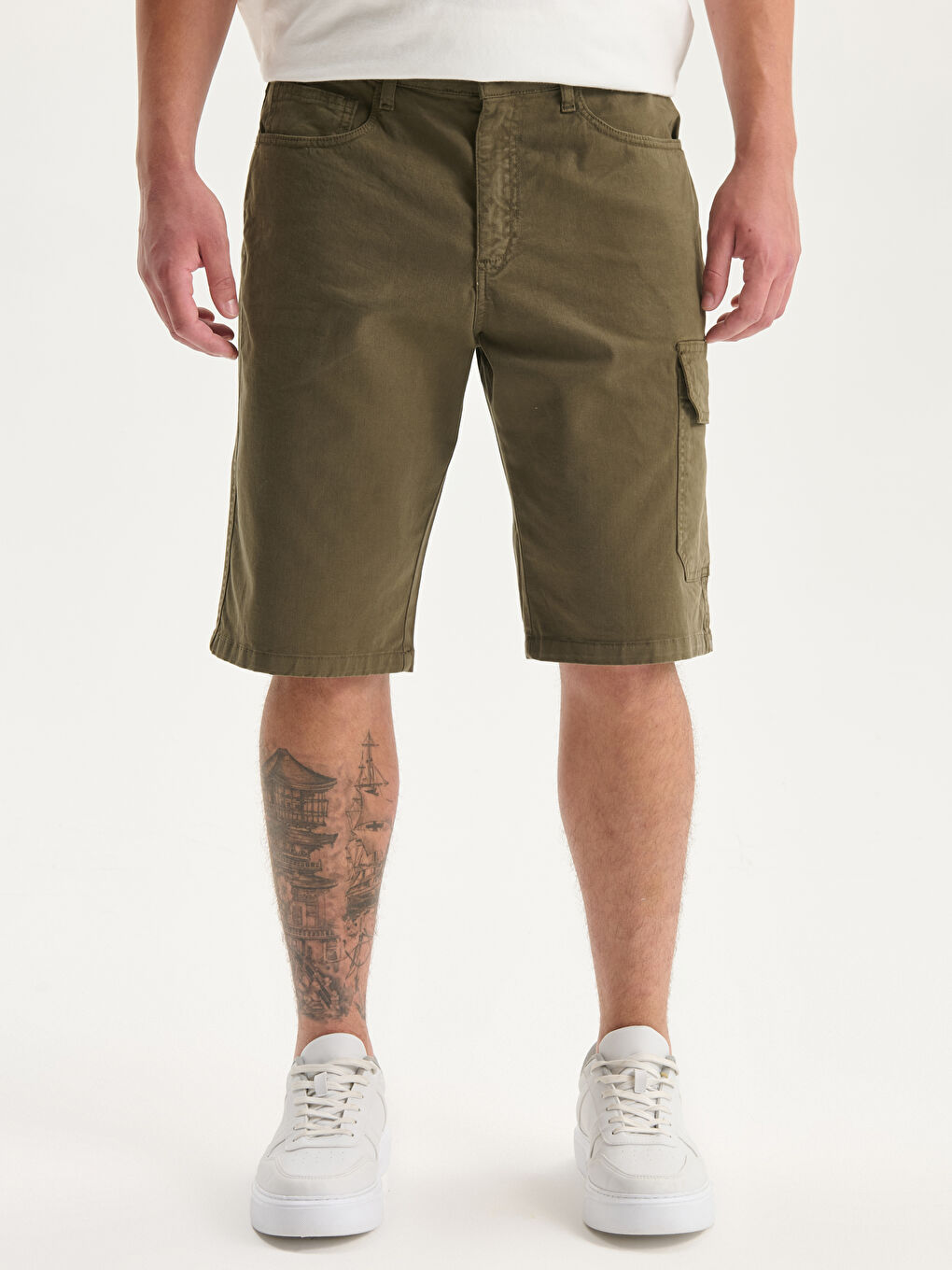 Shorts pour Hommes en Gabardine à Coupe Régulière-1