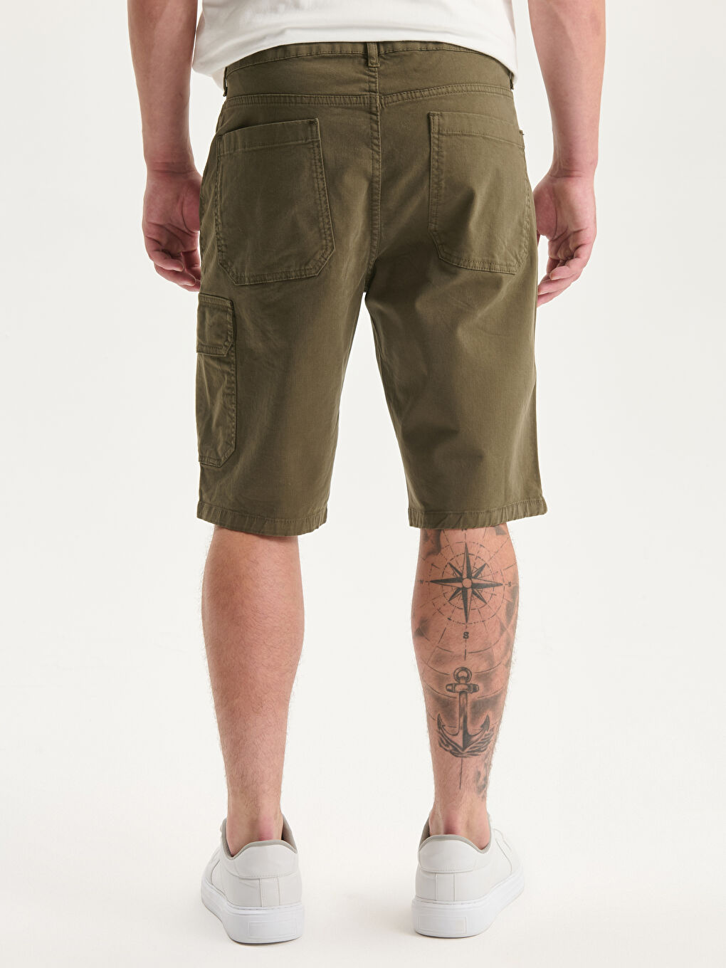 Shorts pour Hommes en Gabardine à Coupe Régulière-3