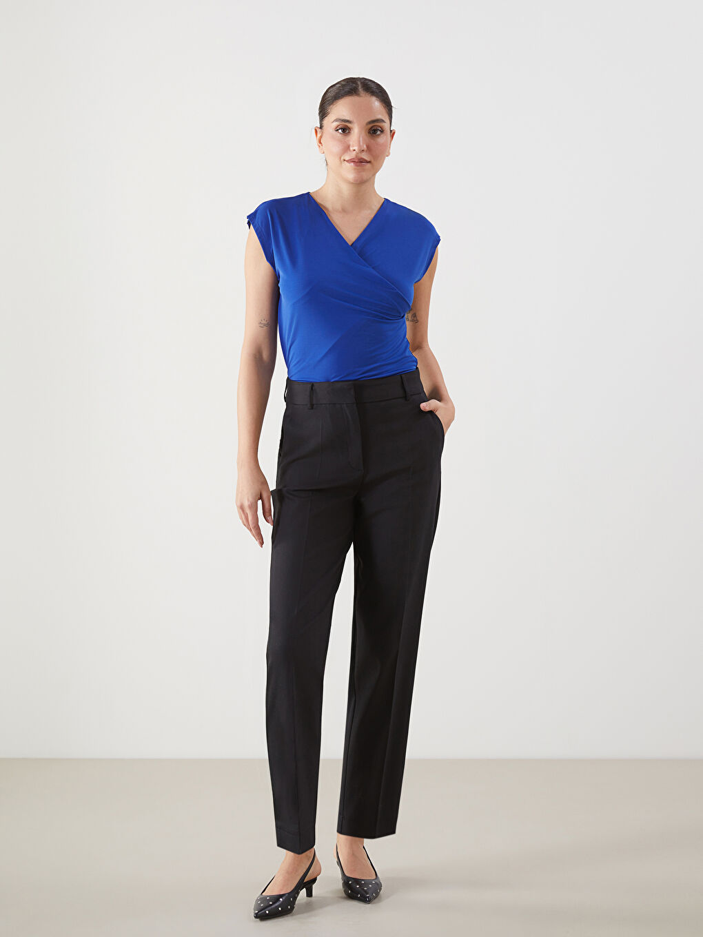 بنطلون بقصة عادية للسيدات