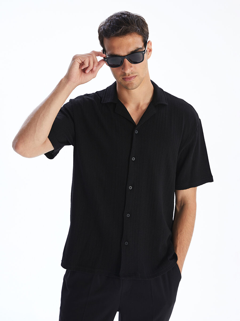 Siyah Regular Fit Kısa Kollu Erkek Gömlek