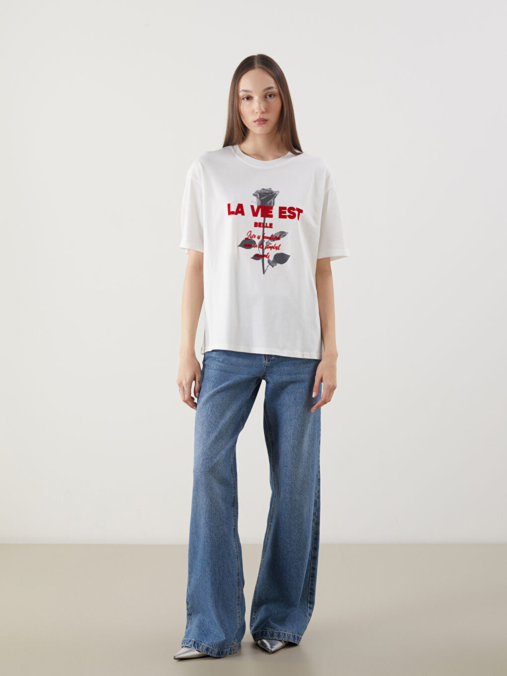 Ekru Bisiklet Yaka Baskılı Oversize Kadın Tişört-1