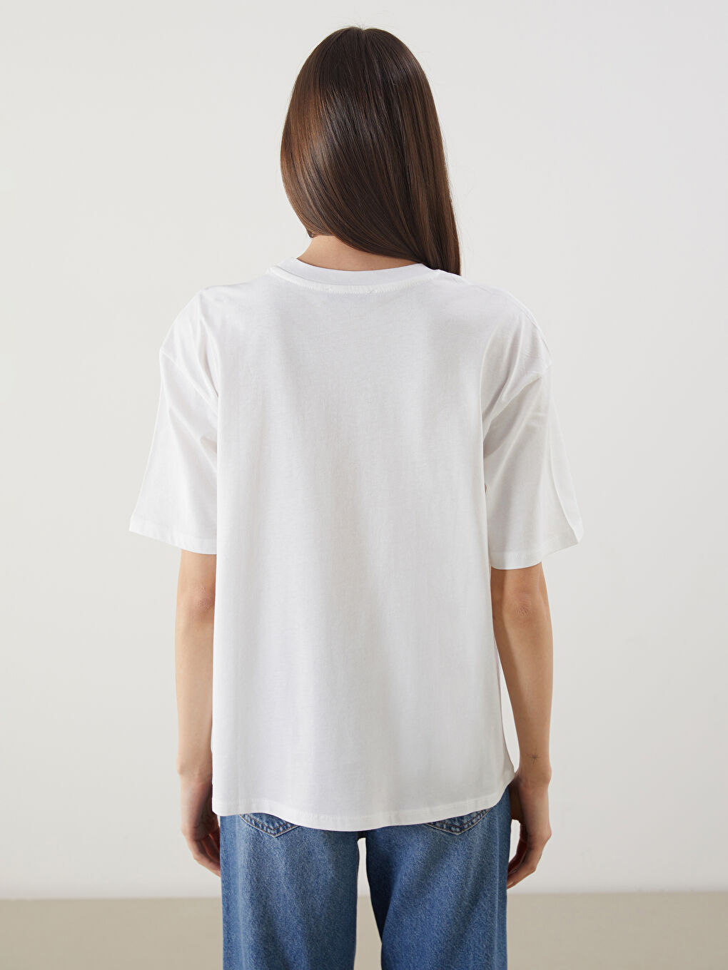 Ekru Bisiklet Yaka Baskılı Oversize Kadın Tişört-3