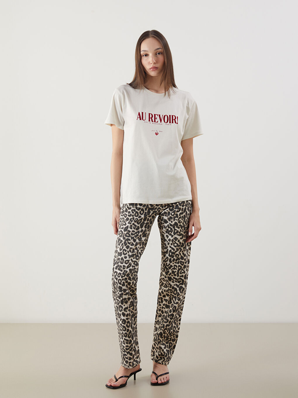 Bej Yazı Baskılı Pamuklu Kadın Tişört-1