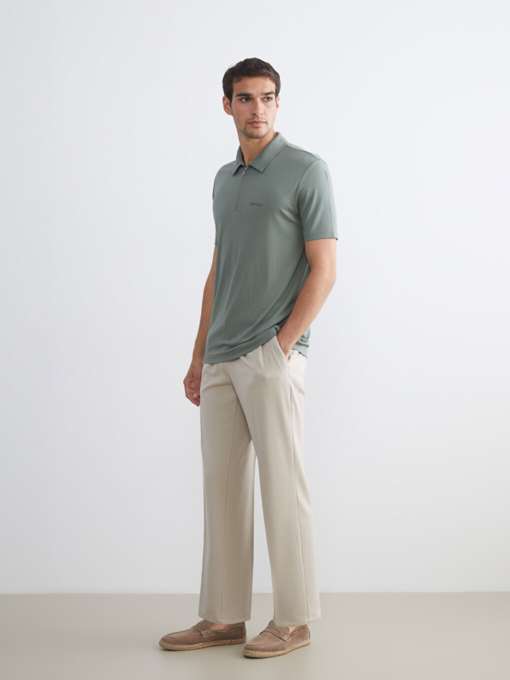 Haki Polo Yaka Baskılı Erkek Tişört-1