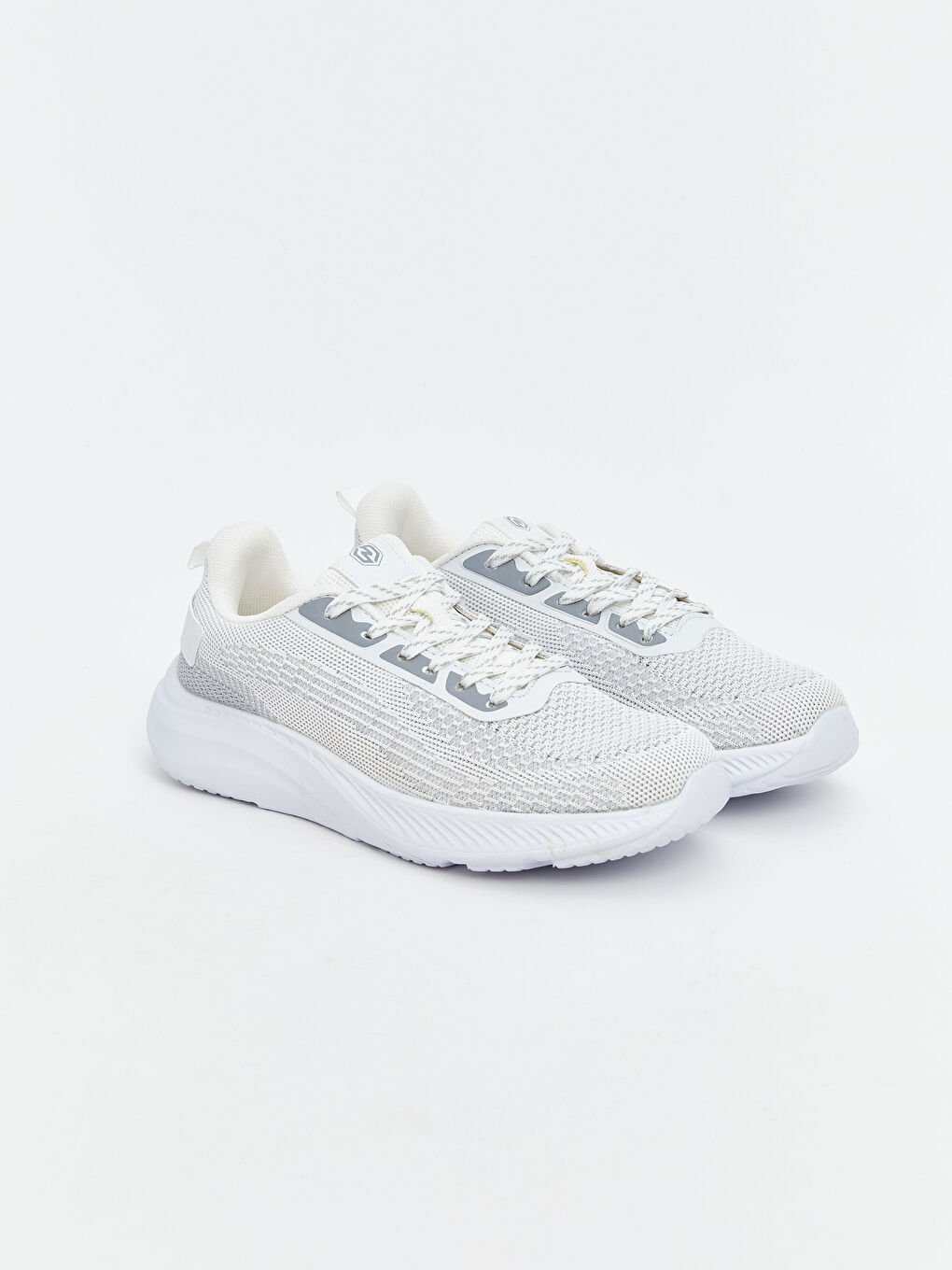Beyaz Bağcıklı File Detaylı Kadın Spor Ayakkabı