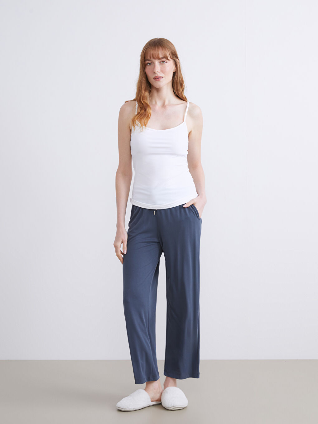 Beyaz Kare Yaka Kadın Atlet-2