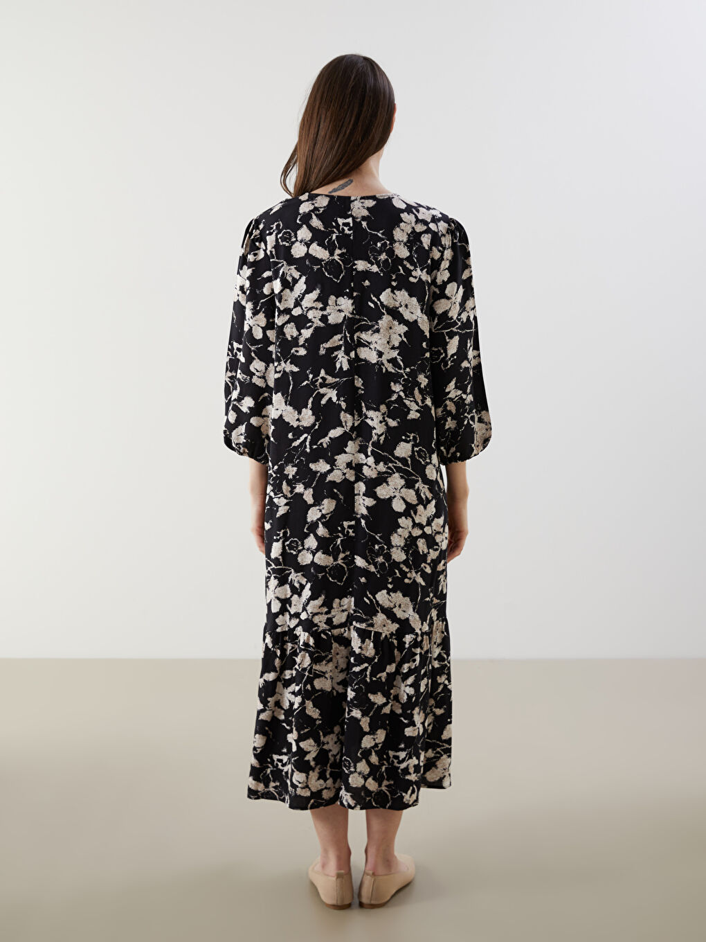 Siyah V Yaka Çiçekli A Kesim Elbise-3