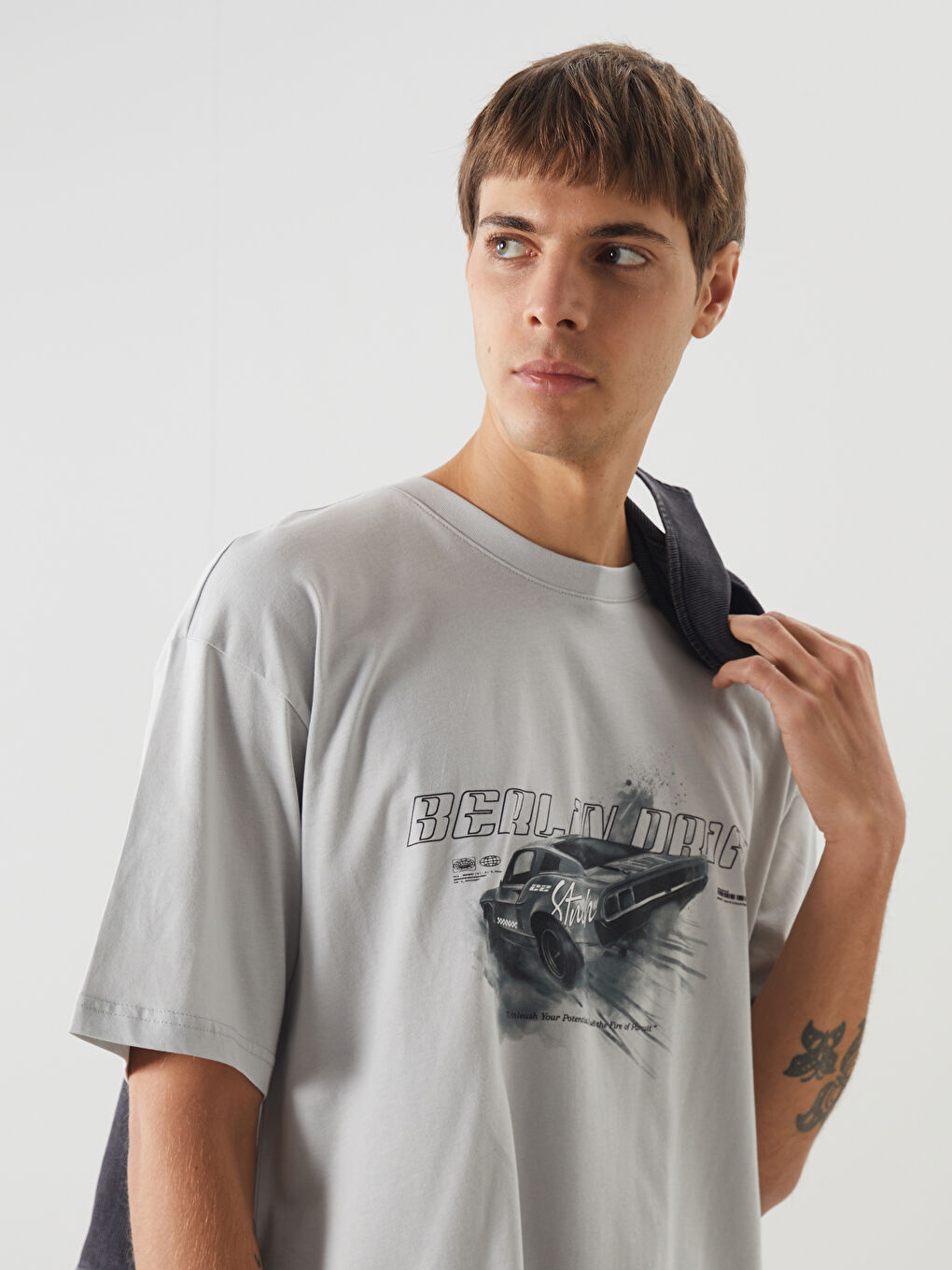 Gri Bisiklet Yaka Baskılı Penye Erkek Tişört
