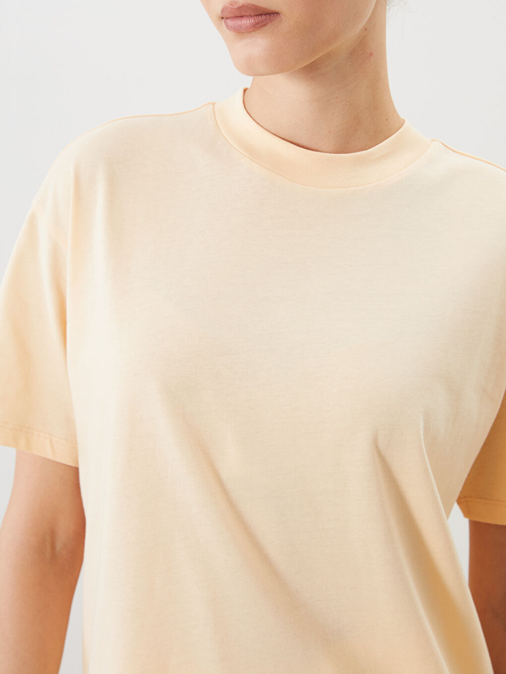 Funnel Neck Women's T-Shirt -S5O045Z8-FZW