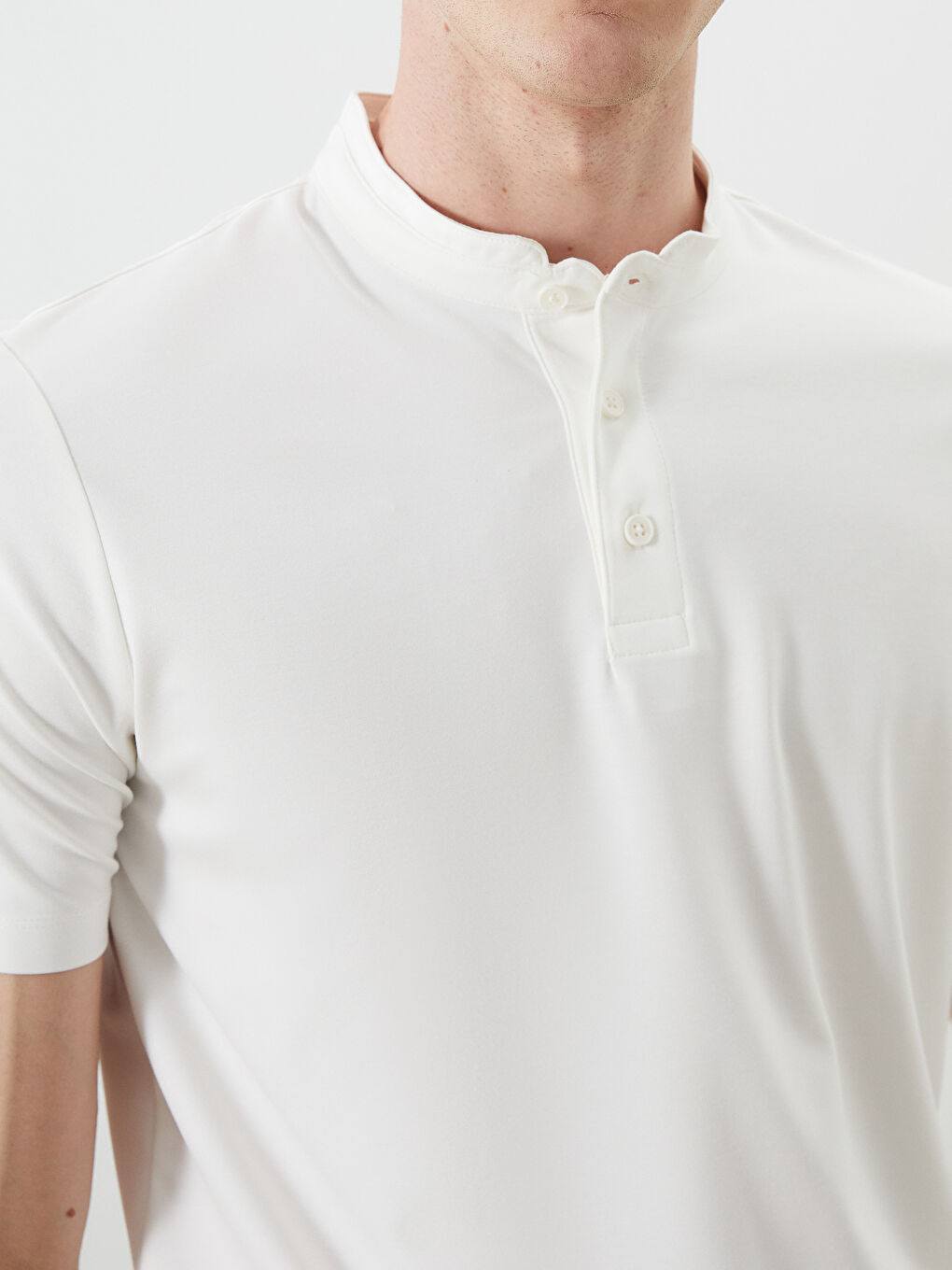 Ekru Hakim Yaka Erkek Tişört-2