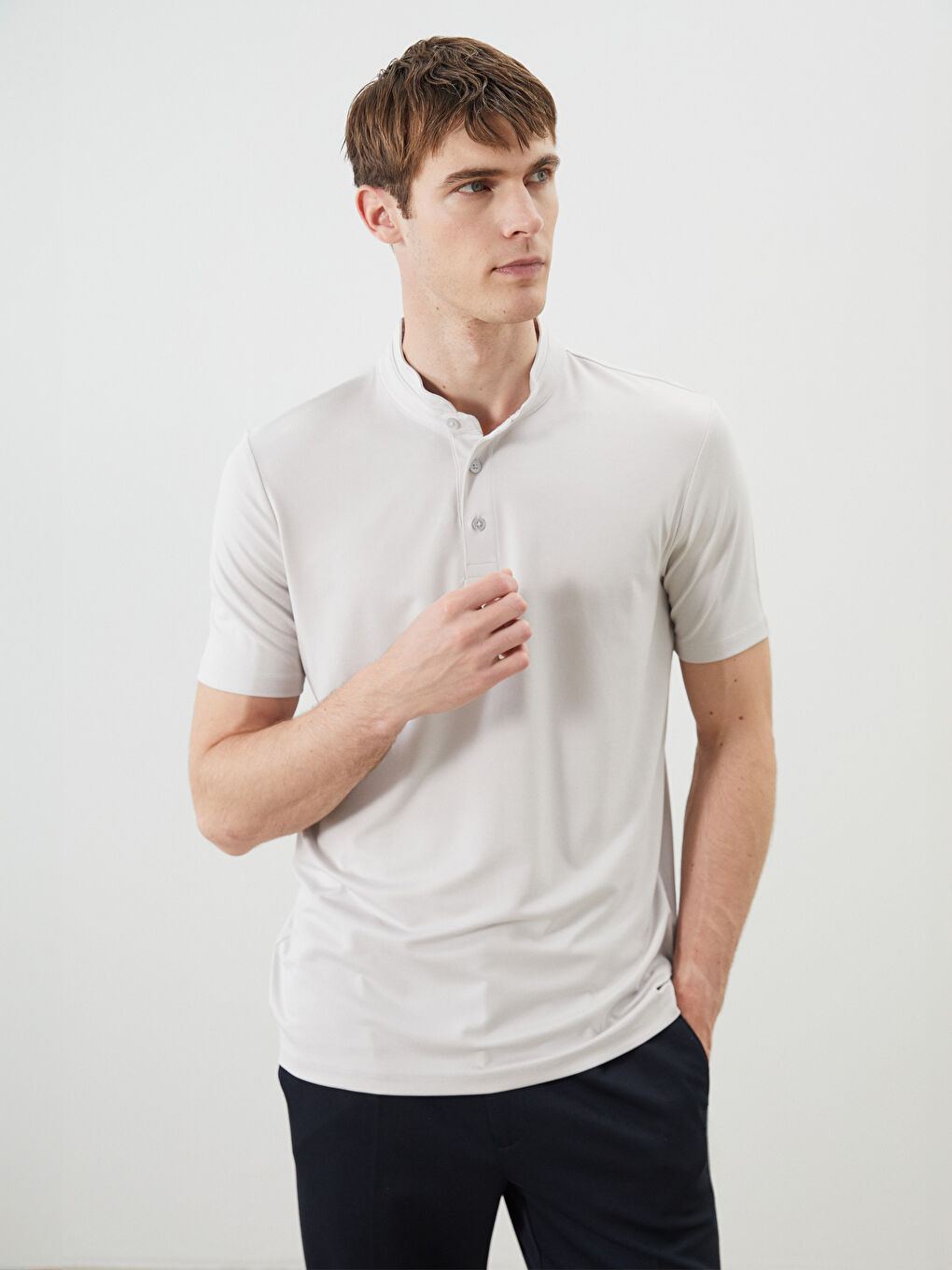 Bej Hakim Yaka Erkek Tişört