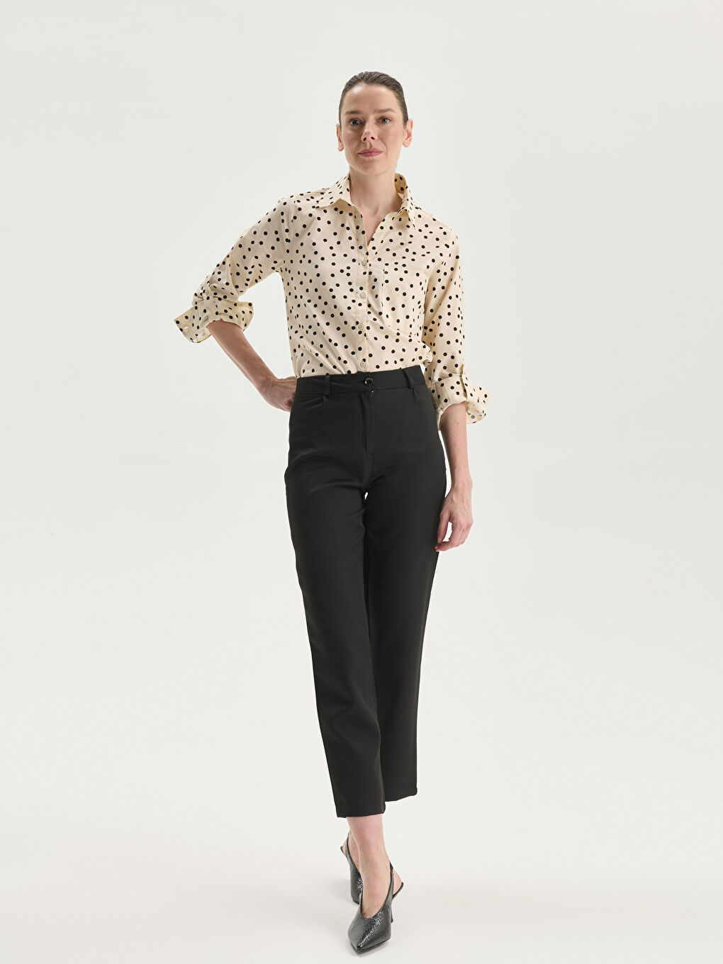 Regular Fit Women's Pleated Trousers