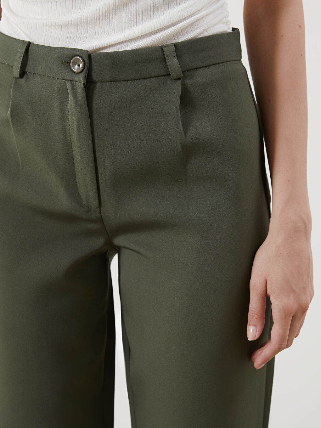 Regular Fit Women's Pleated Trousers-2