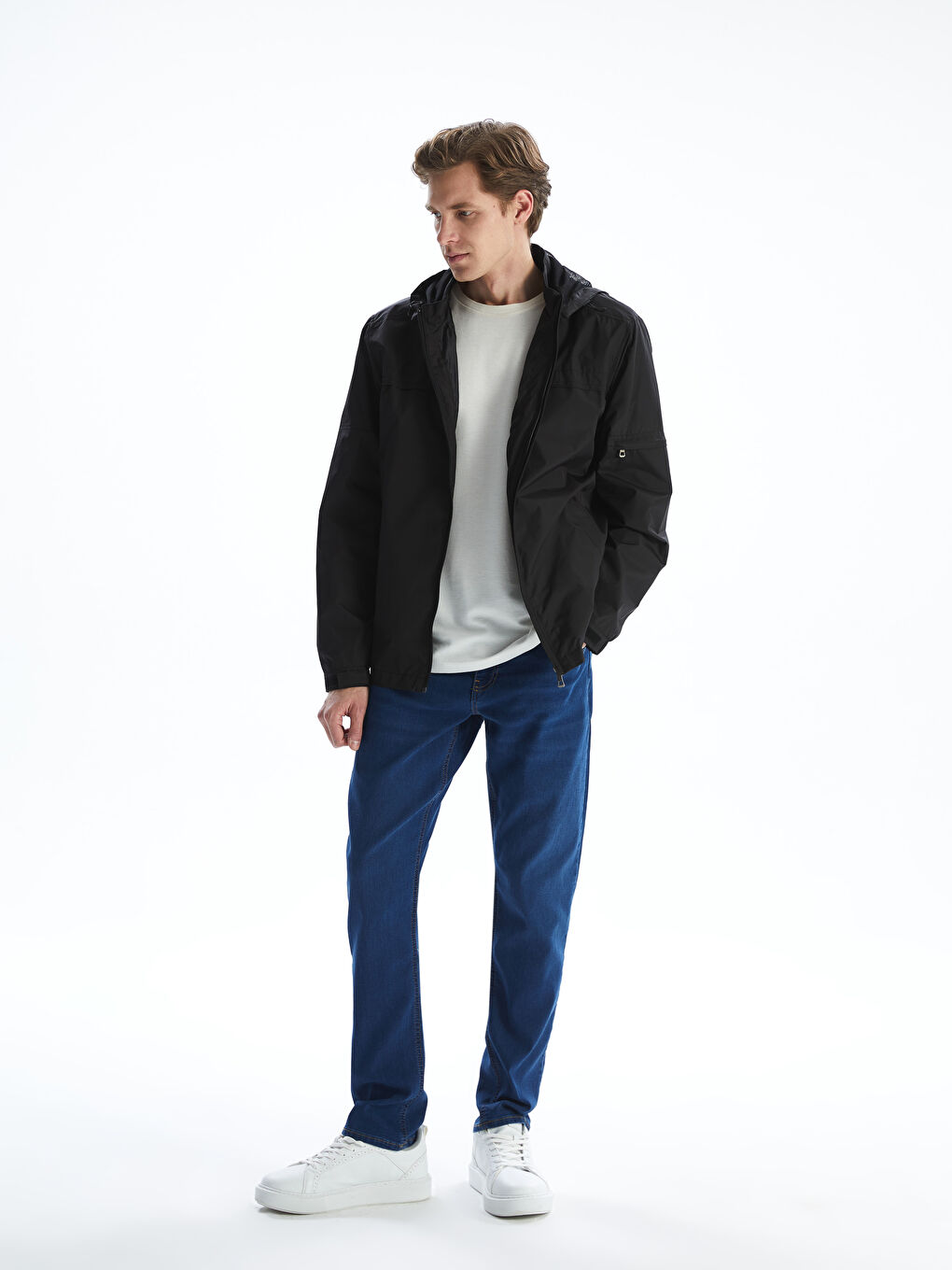 Siyah Standart Kalıp Kapüşonlu Erkek Mont-1