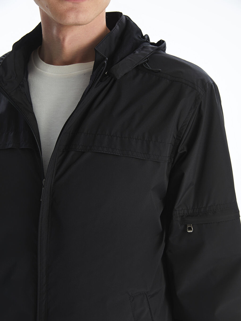 Siyah Standart Kalıp Kapüşonlu Erkek Mont-2