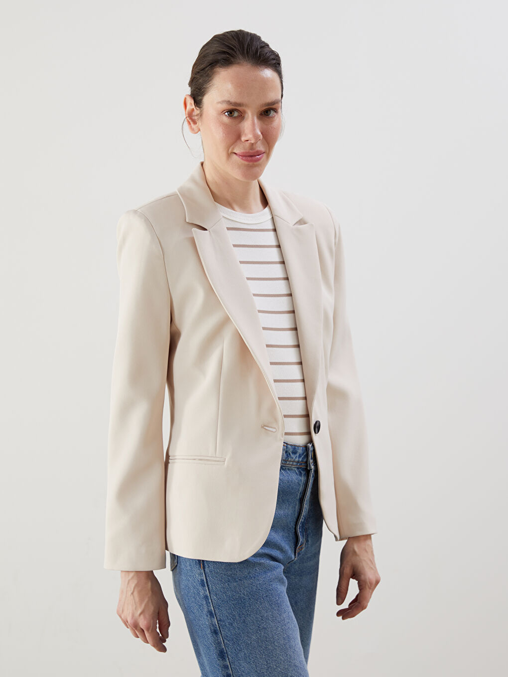 LCWAIKIKI Classic Bej Regular Fit Kadın Blazer Ceket