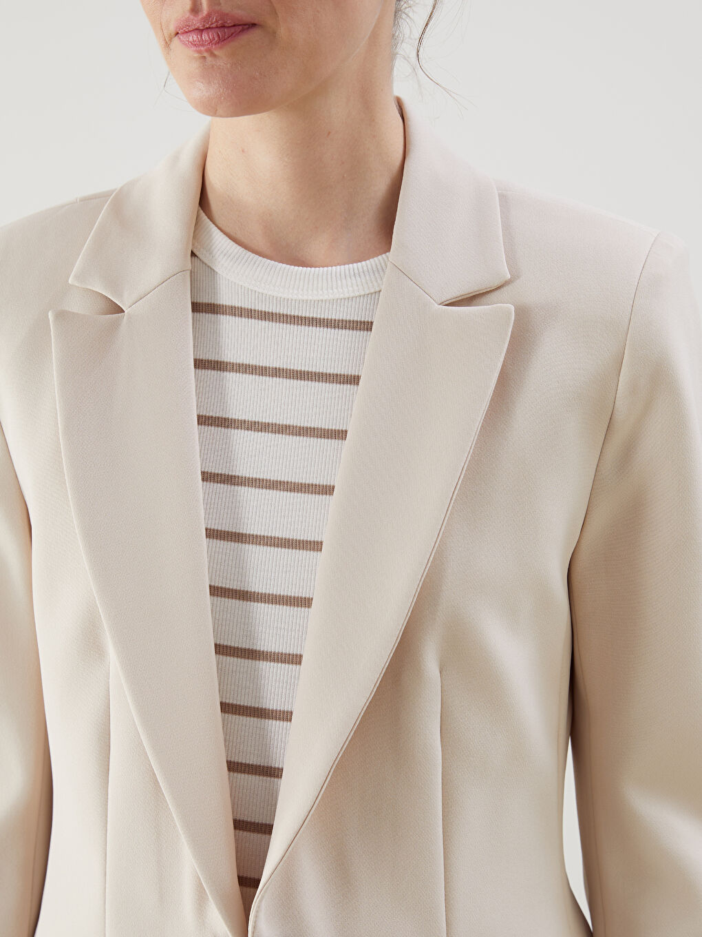 LCWAIKIKI Classic Bej Regular Fit Kadın Blazer Ceket - 2