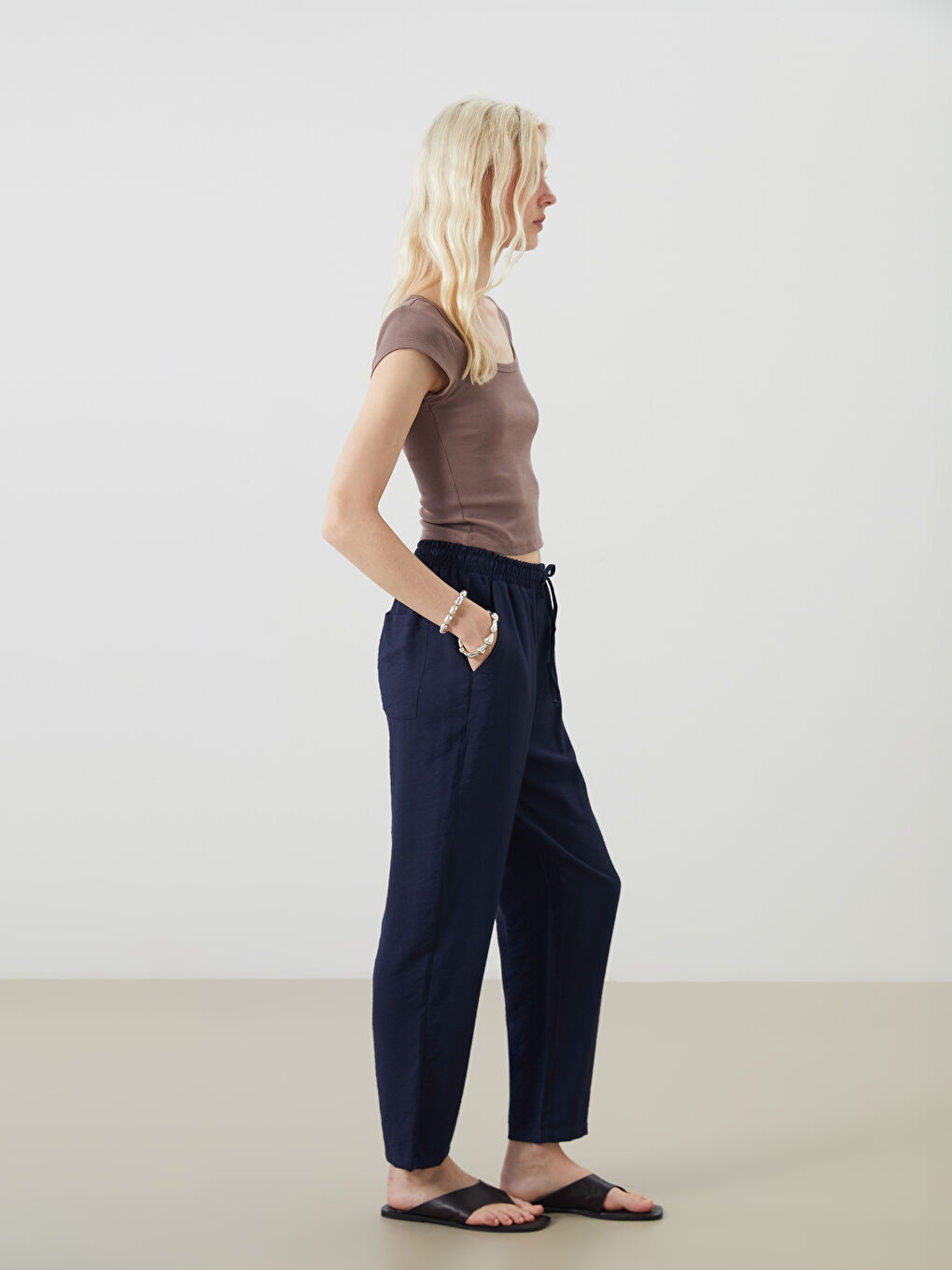 İndigo Beli Lastikli Havuç Kesim Kadın Pantolon